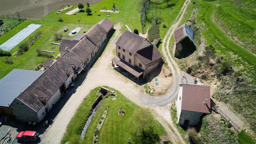 Le Moulin Berthon Bed & Breakfast Vernusse Exterior photo